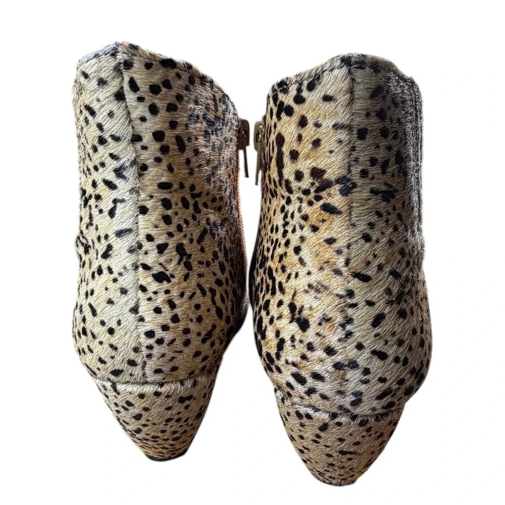 Mob Wife Vibes Leopard Print Calf Hair Wedge Ankle Boots Pointed Toe Size 9M